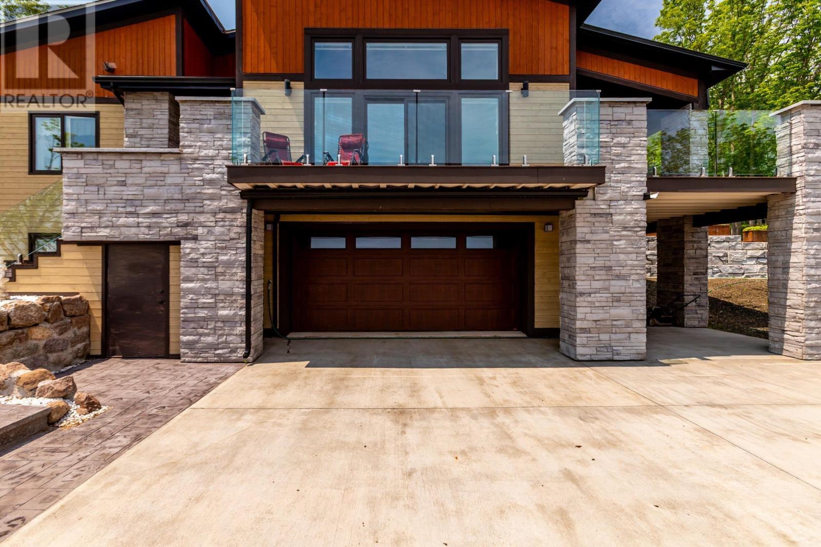 Property 42 of 50 of 2918 Granville Road