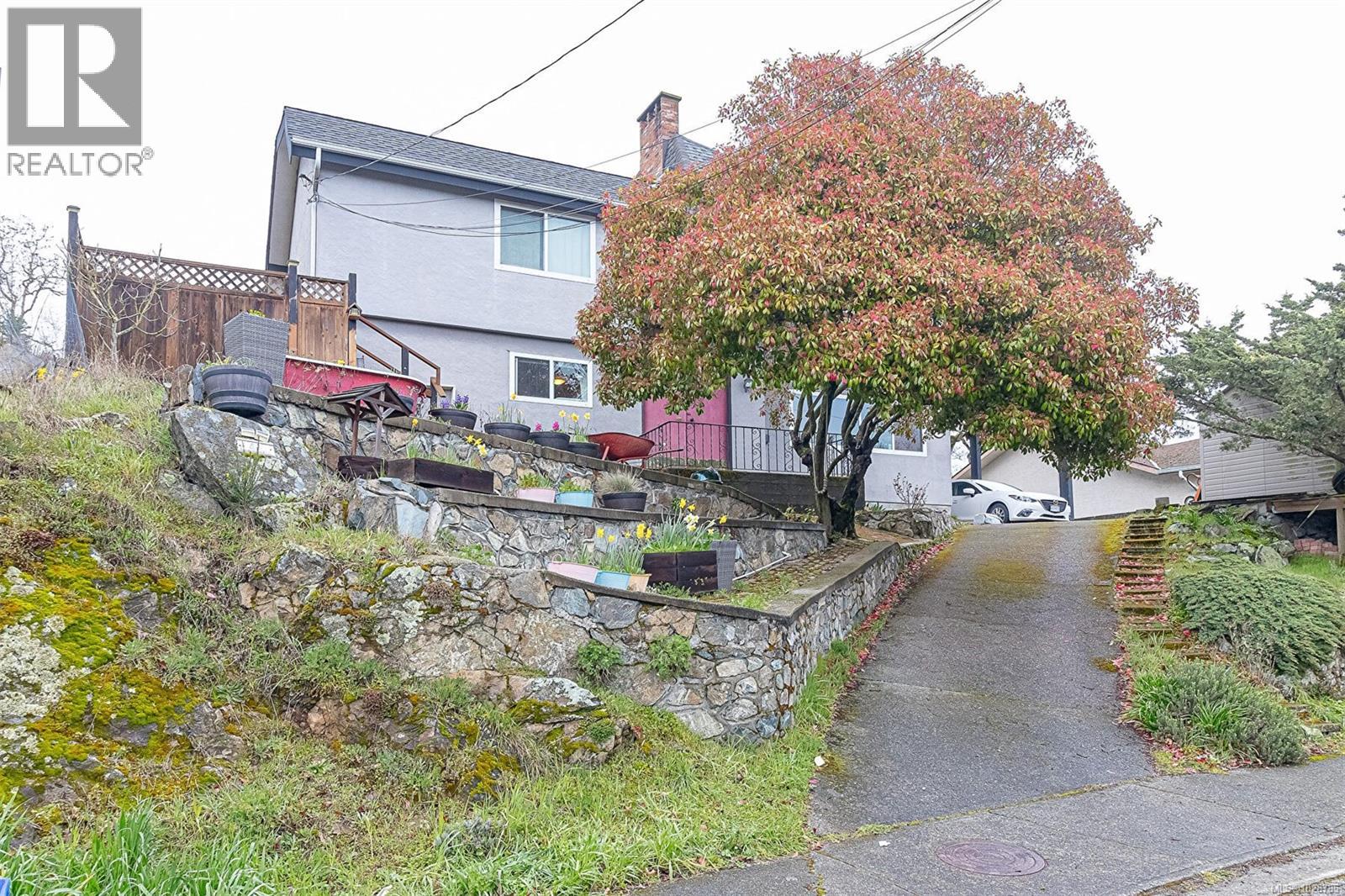 Single Family House for Sale in  Lang St Victoria 