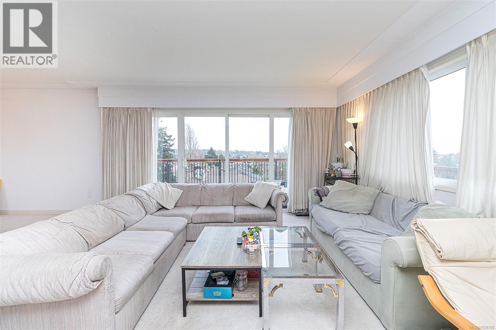 Single Family House for Sale in  Lang St Victoria 