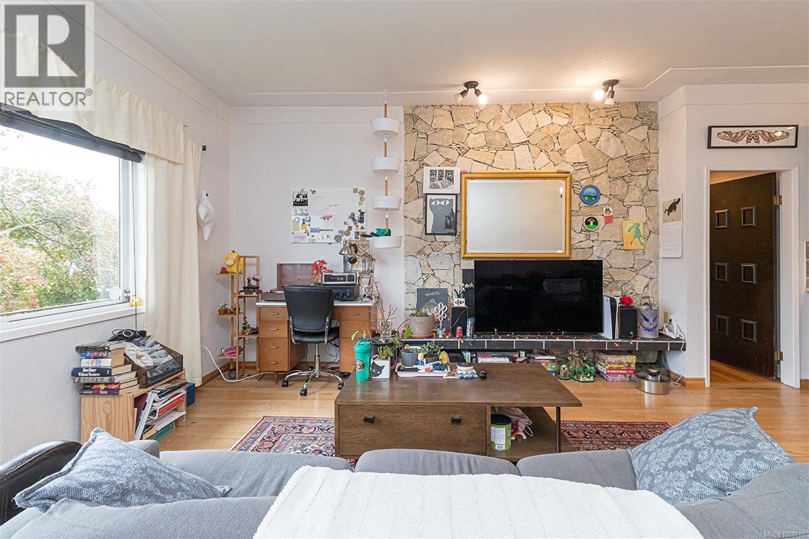 Single Family House for Sale in  Lang St Victoria 