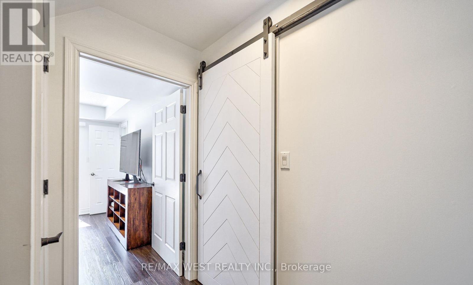 13 MIDHOPE WAY - 6