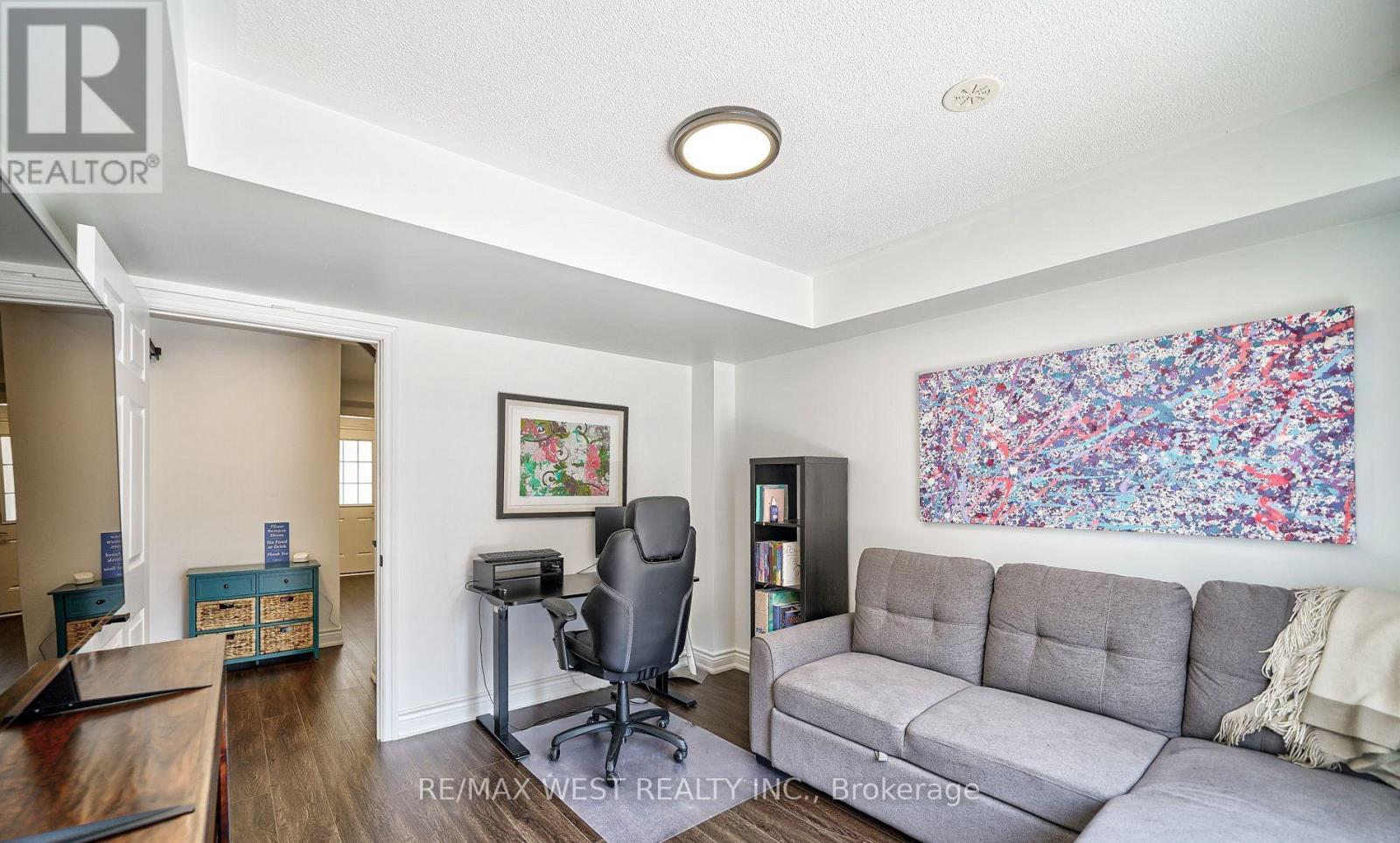 13 MIDHOPE WAY - 10
