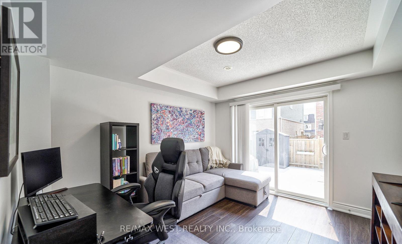 13 MIDHOPE WAY - 8