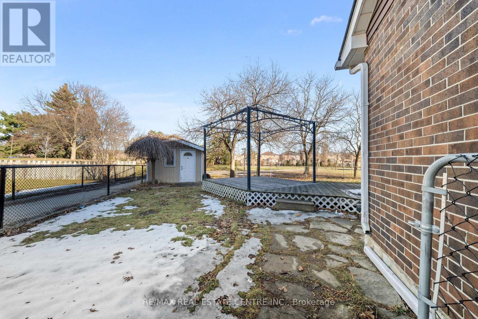 86 JUDITH CRESCENT - 29