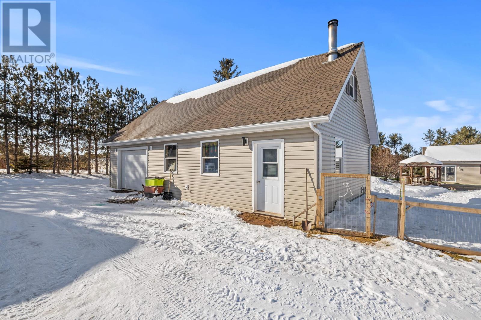 1422 Gladstone Road — photo 36