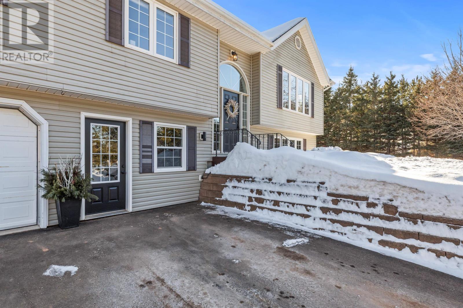 1422 Gladstone Road — photo 4