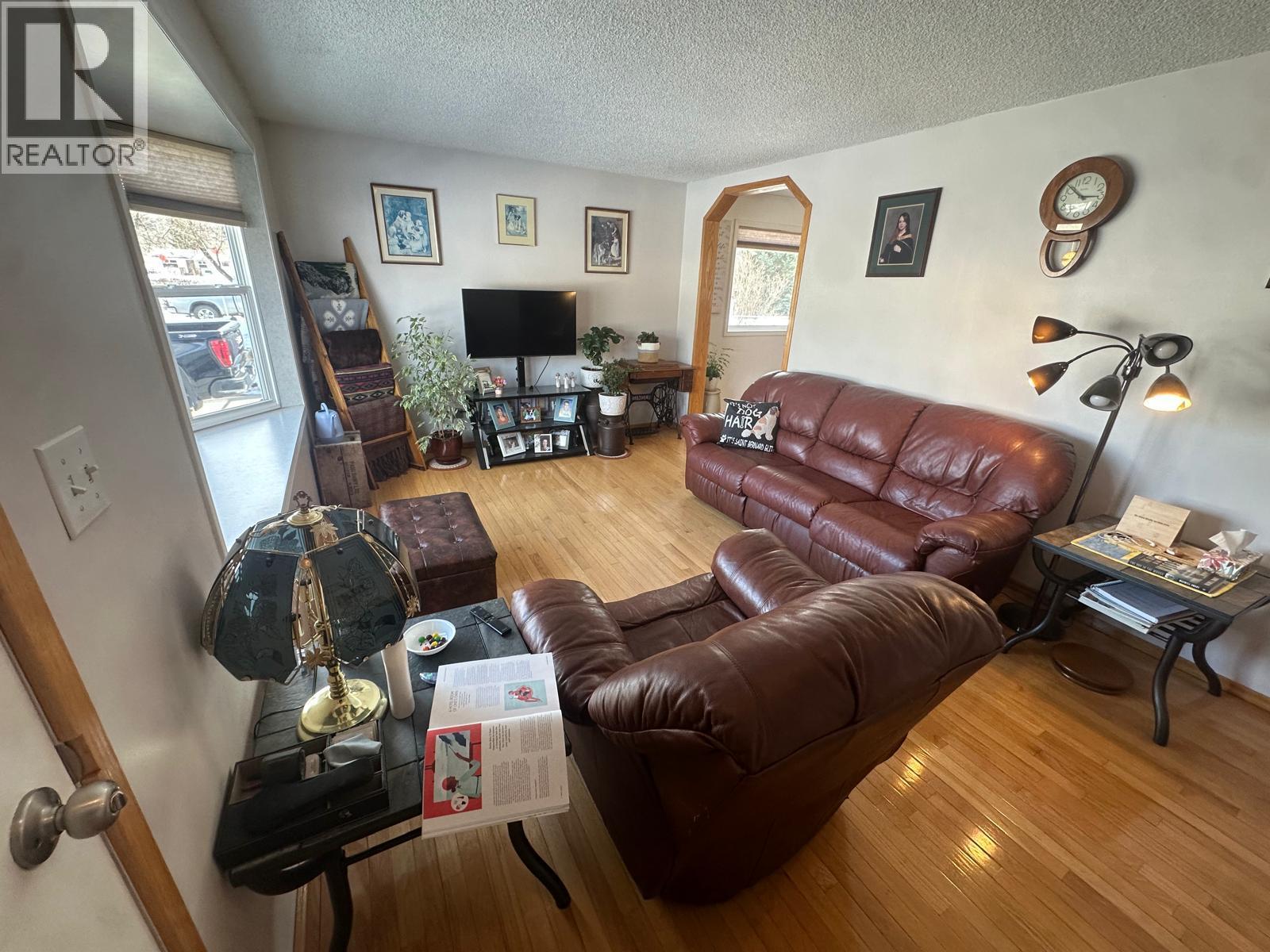 4917 45 Street NE, Chetwynd