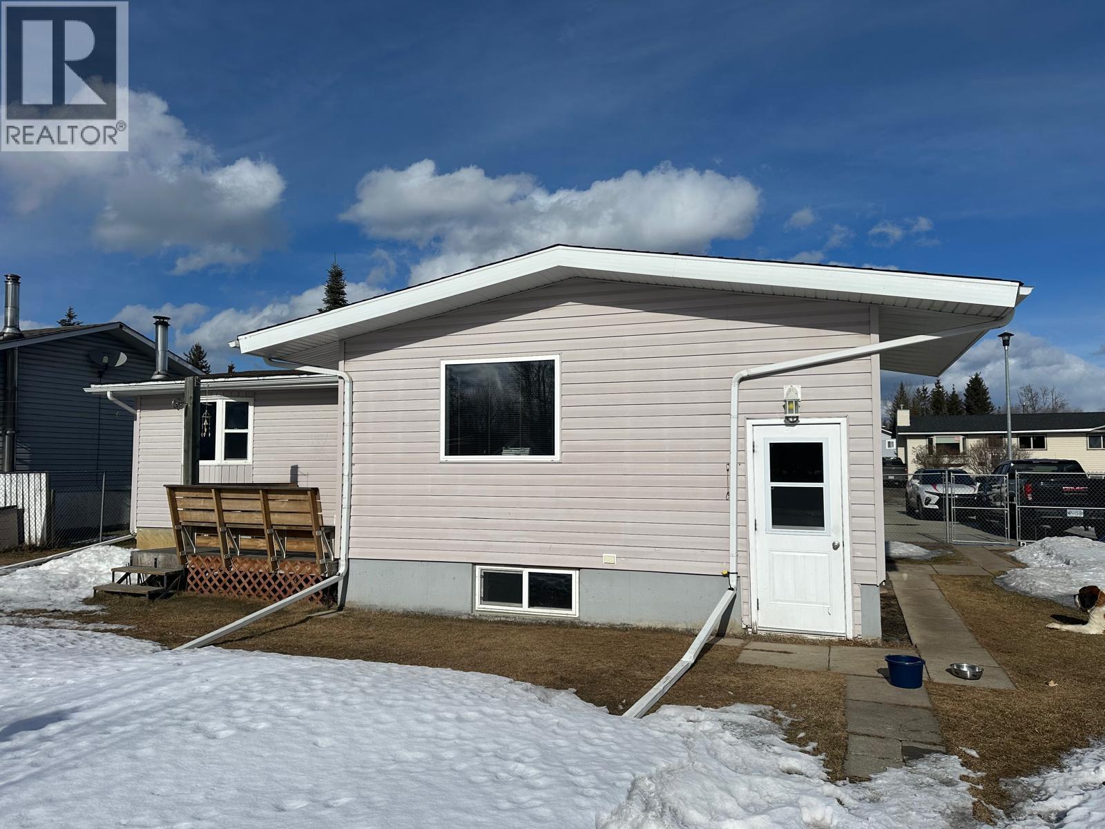 4917 45 Street NE, Chetwynd