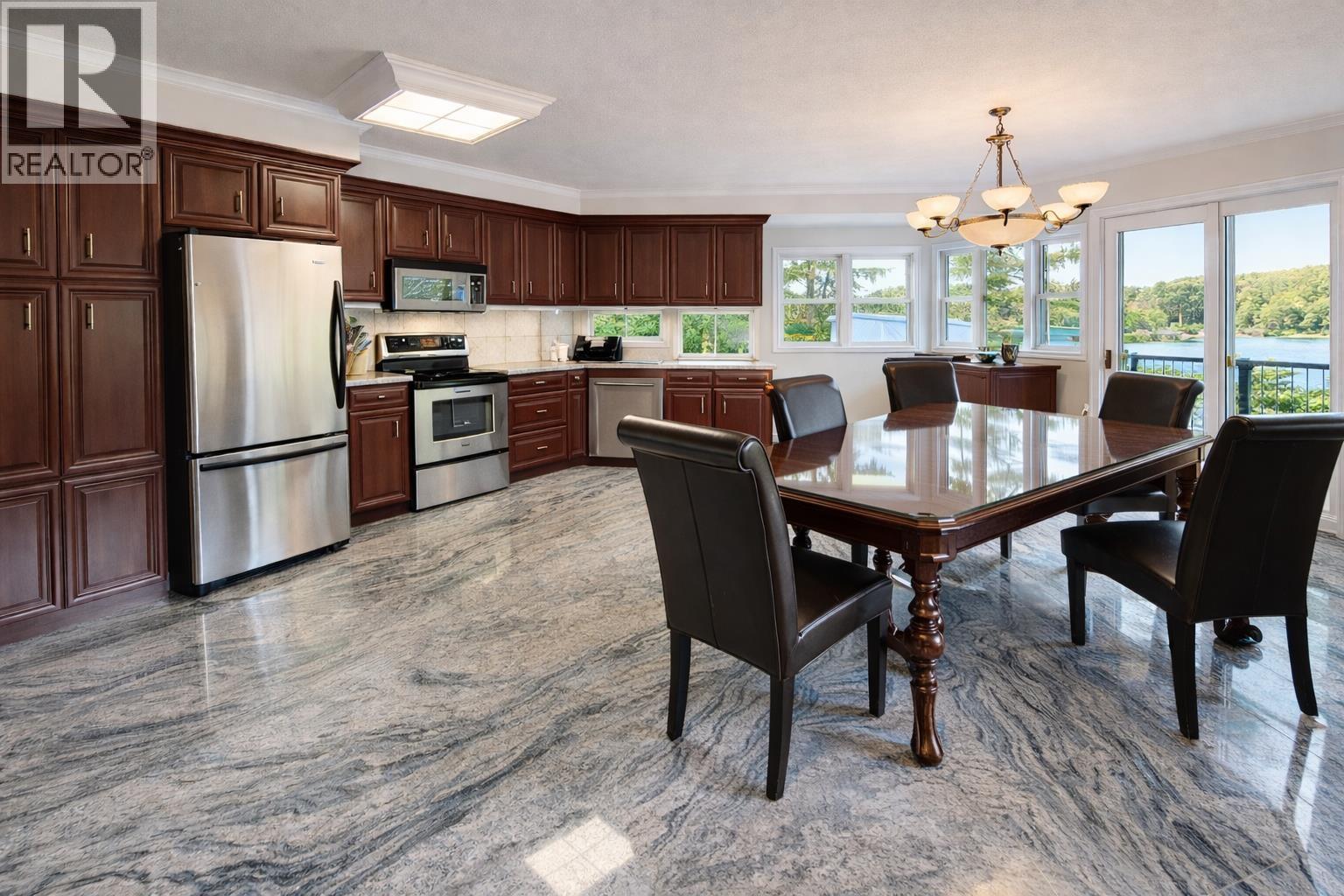 5479-5487 BROOKS ROAD, Halfmoon Bay