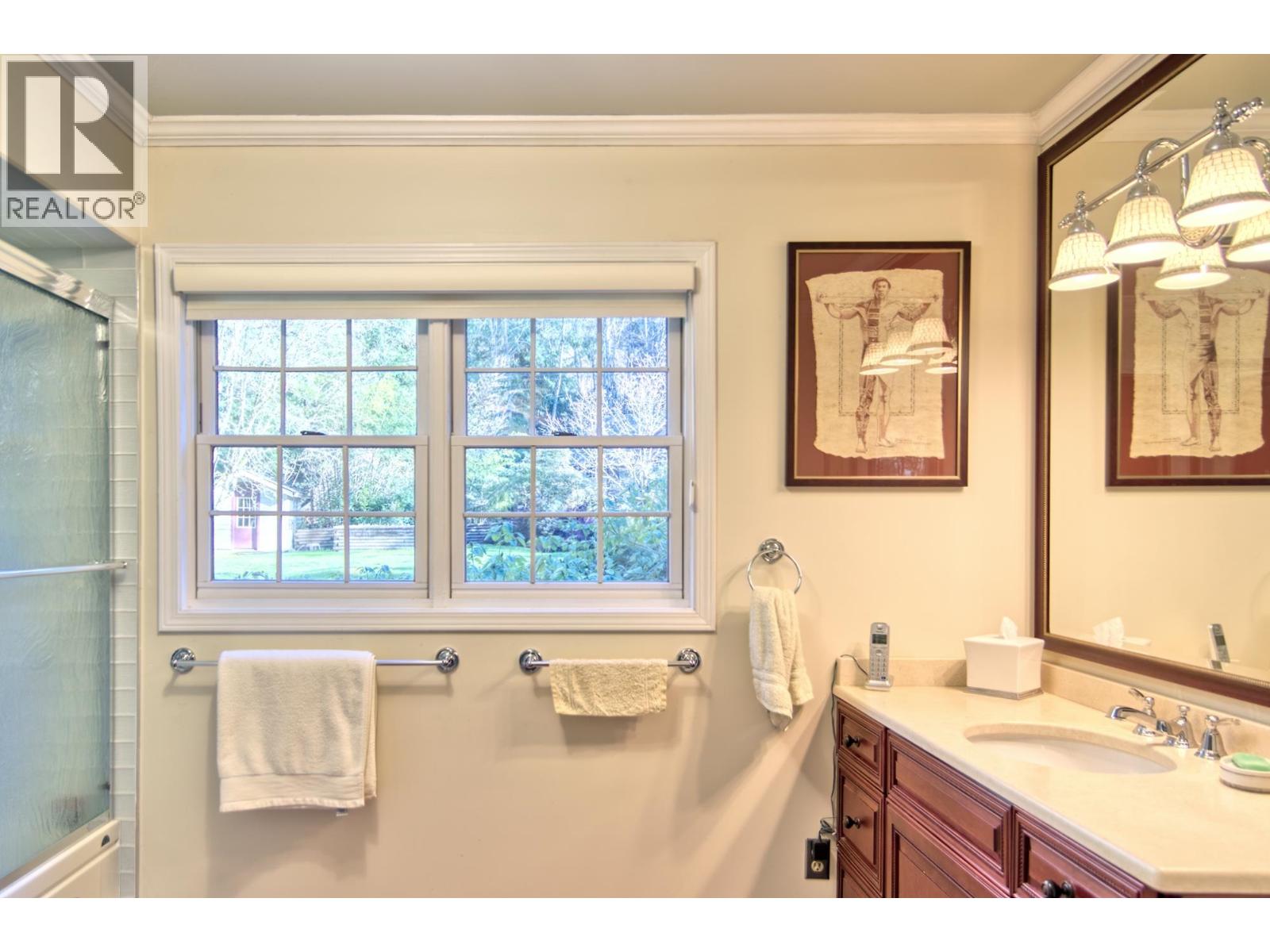 5479-5487 BROOKS ROAD, Halfmoon Bay