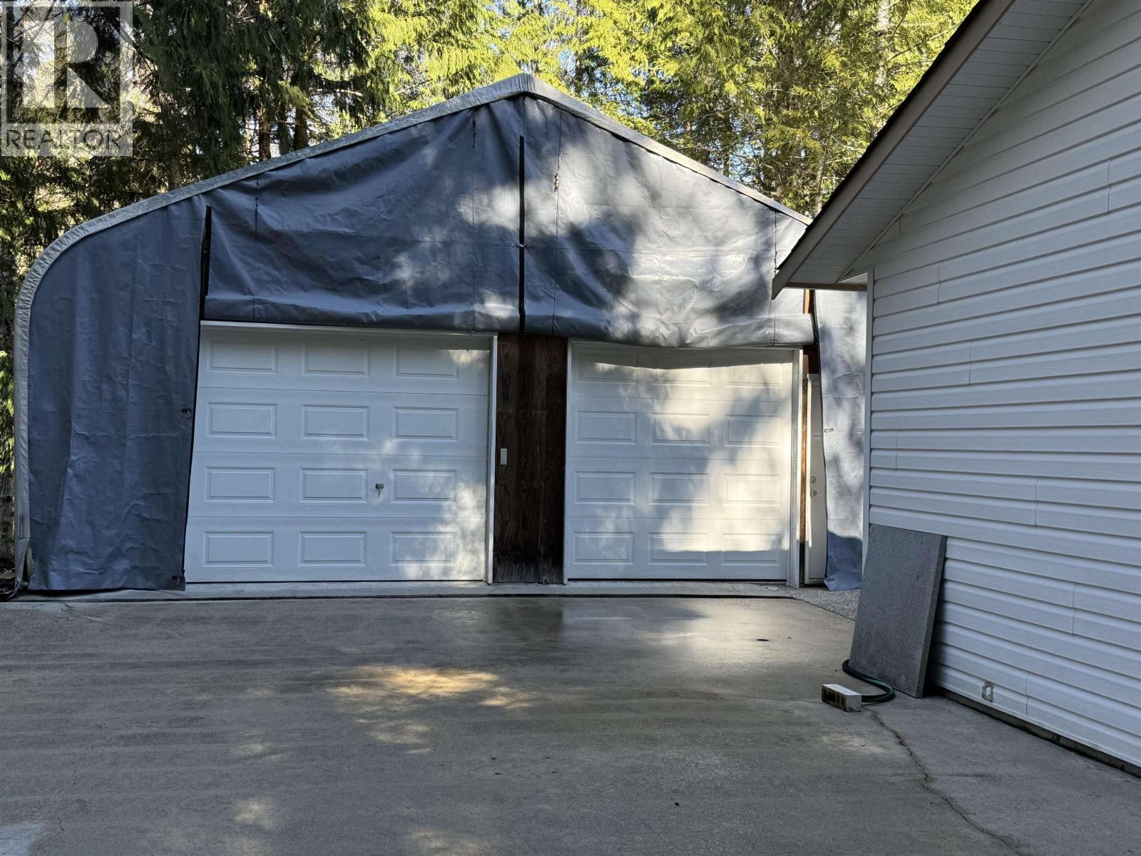 5479-5487 BROOKS ROAD, Halfmoon Bay