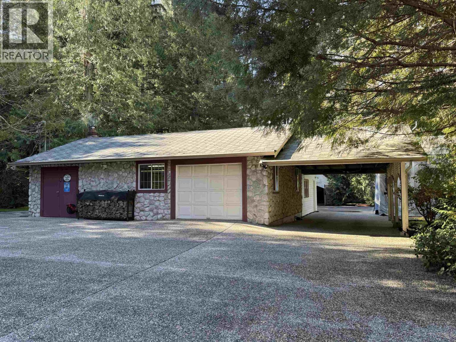5479-5487 BROOKS ROAD, Halfmoon Bay