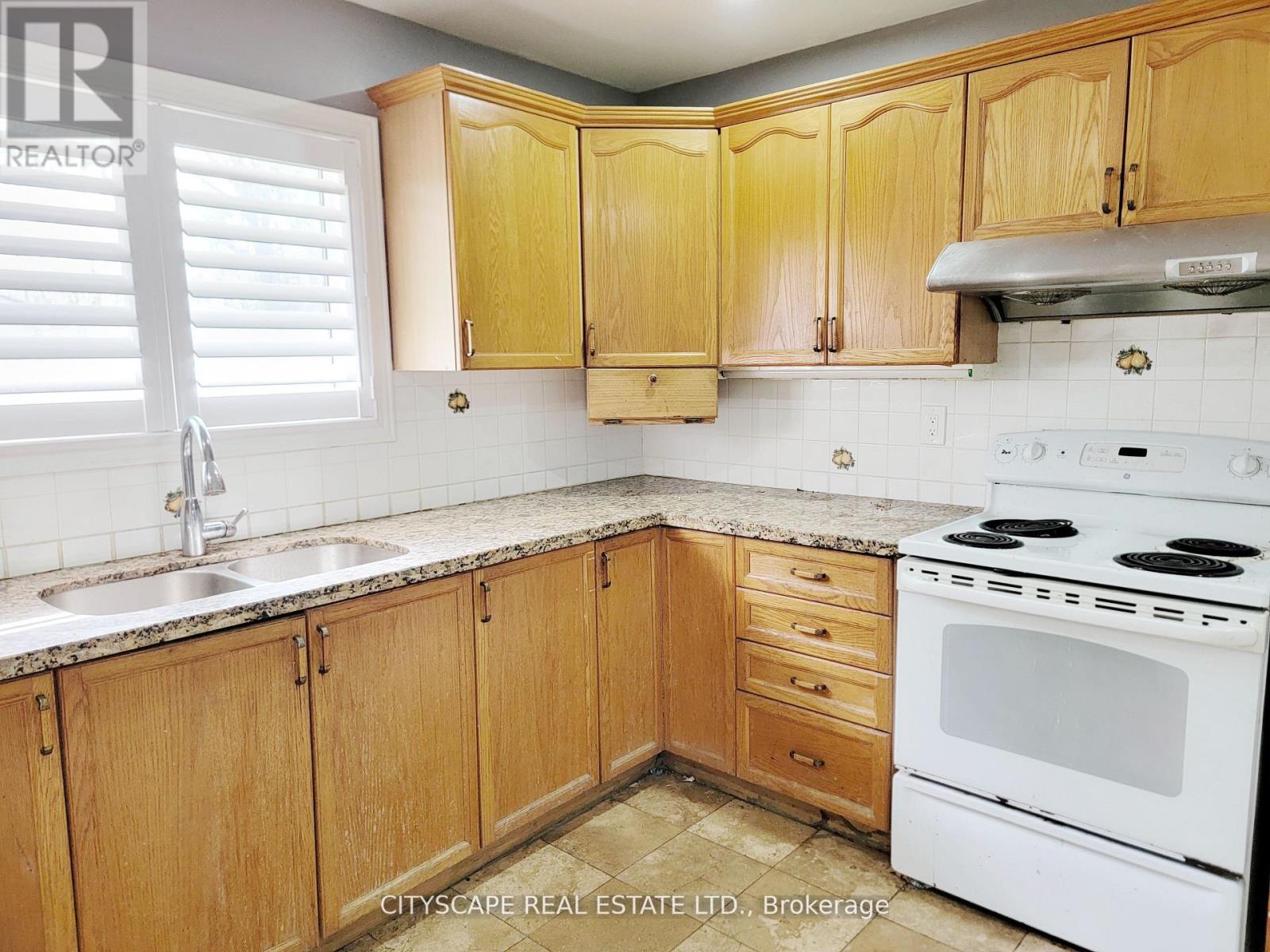 34 ROBINSON AVENUE - 9