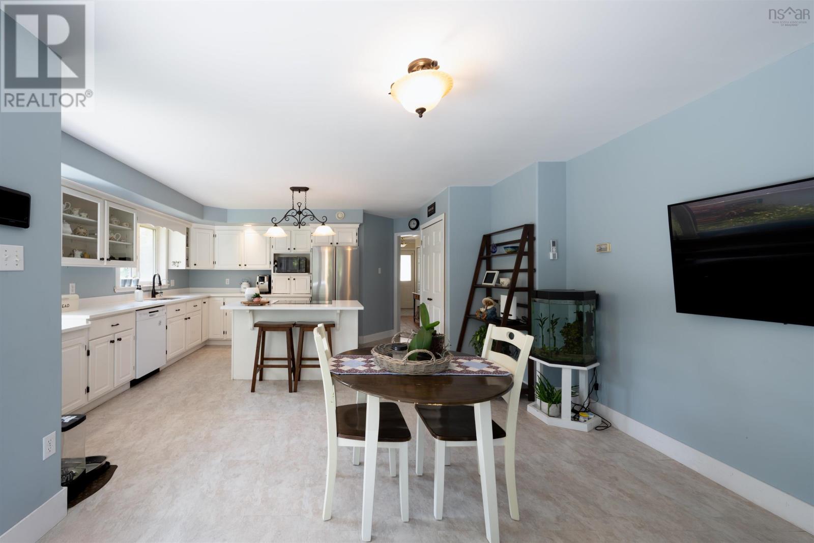 Property 29 of 41 of 22034 Highway 7