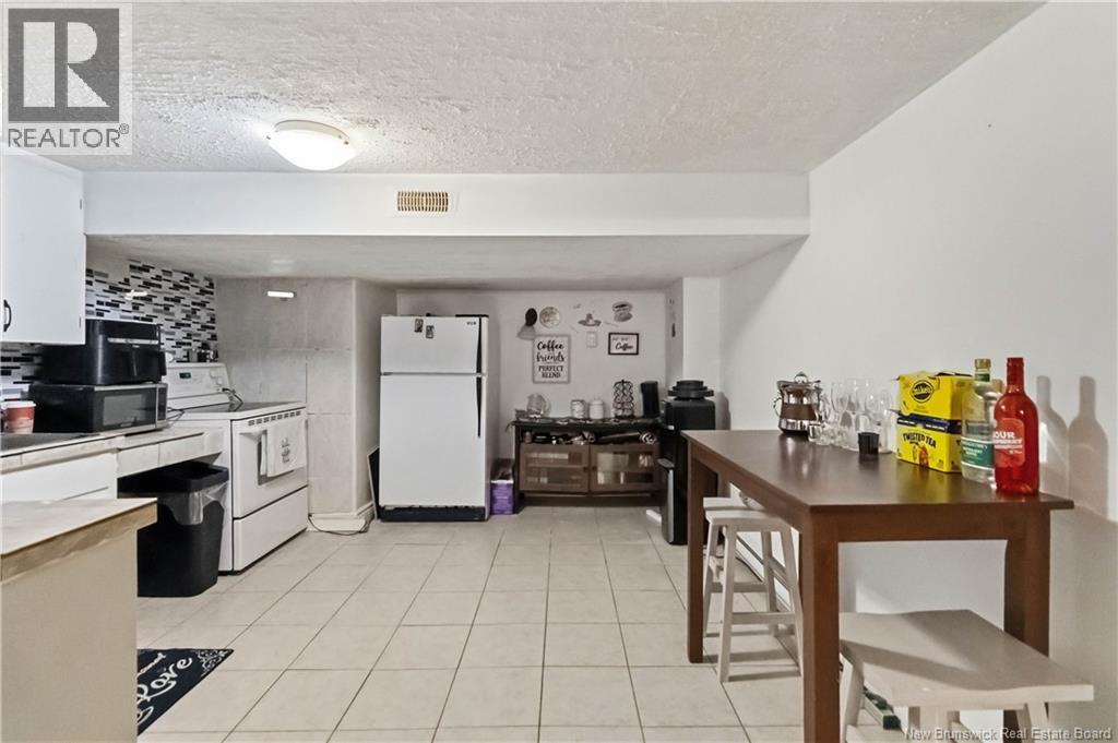 258 JONES STREET - 35