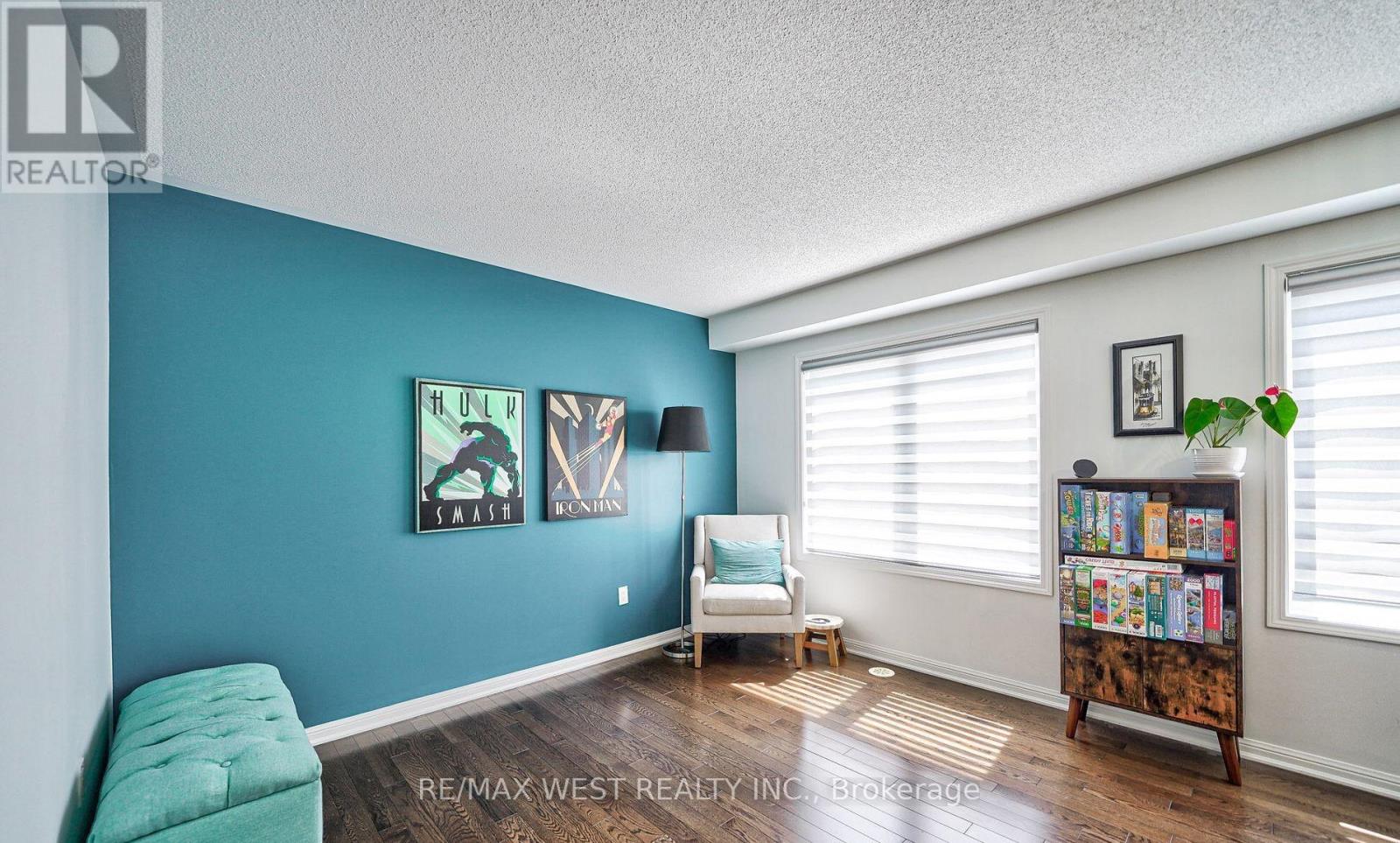 13 MIDHOPE WAY - 12