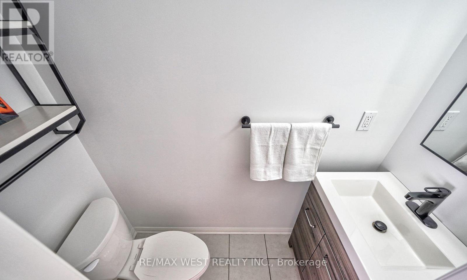 13 MIDHOPE WAY - 17