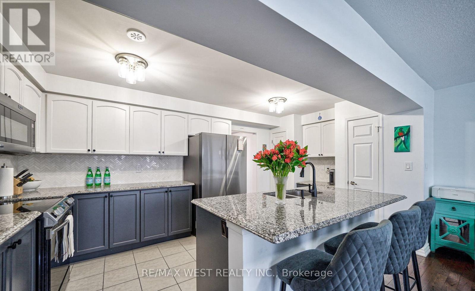 13 MIDHOPE WAY - 21