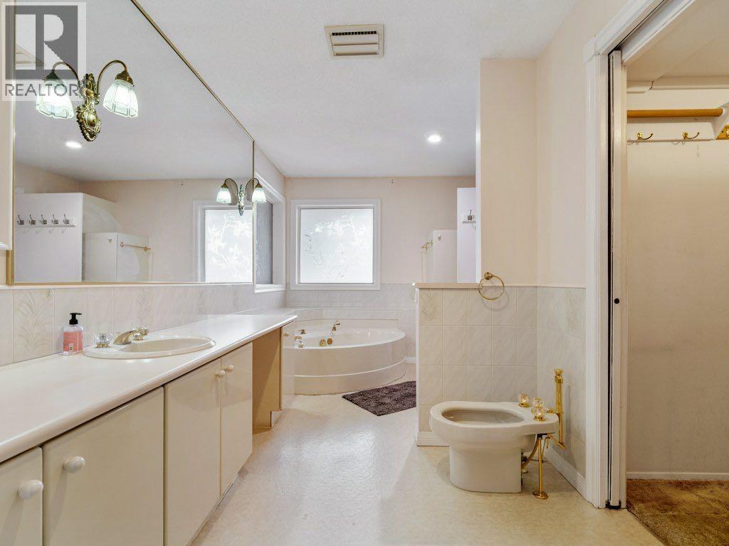 Single Family House Bungalow for Sale in   Avenue S Victoria Park Lethbridge 