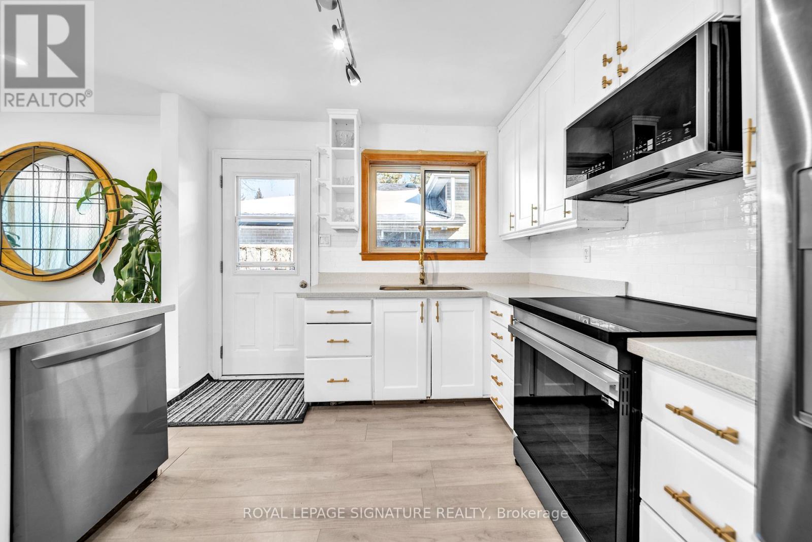 21 HURON COURT - 16
