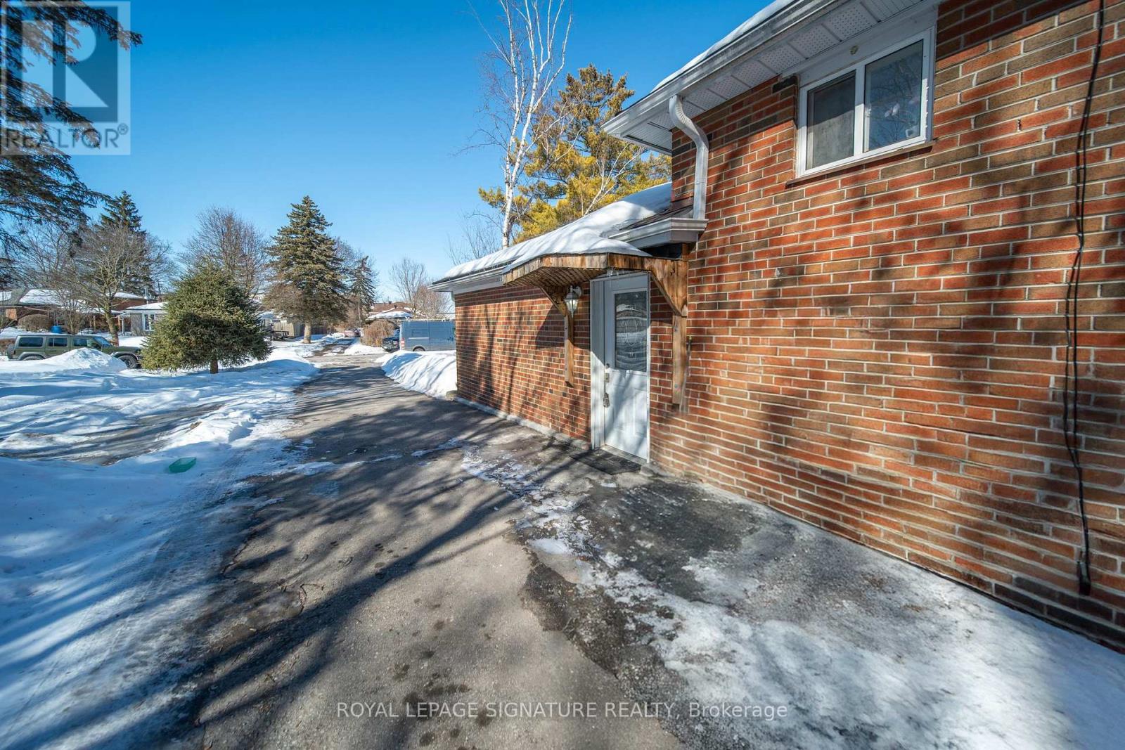 21 HURON COURT - 2