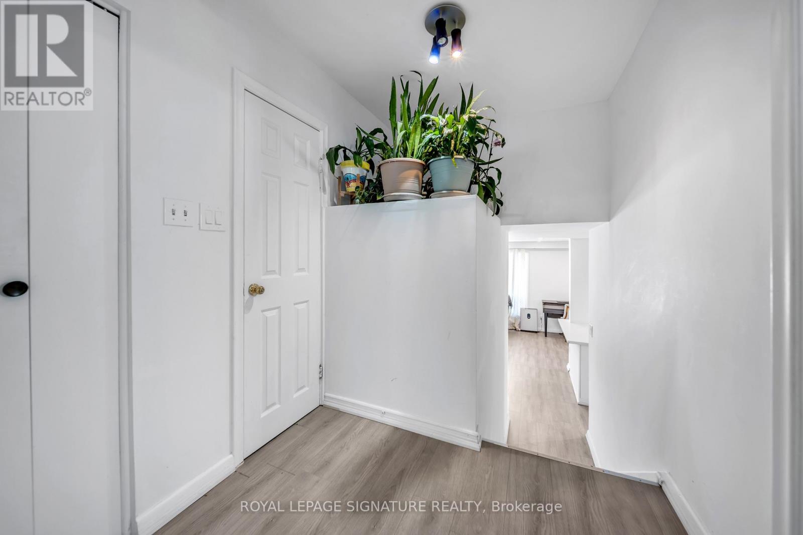 21 HURON COURT - 26