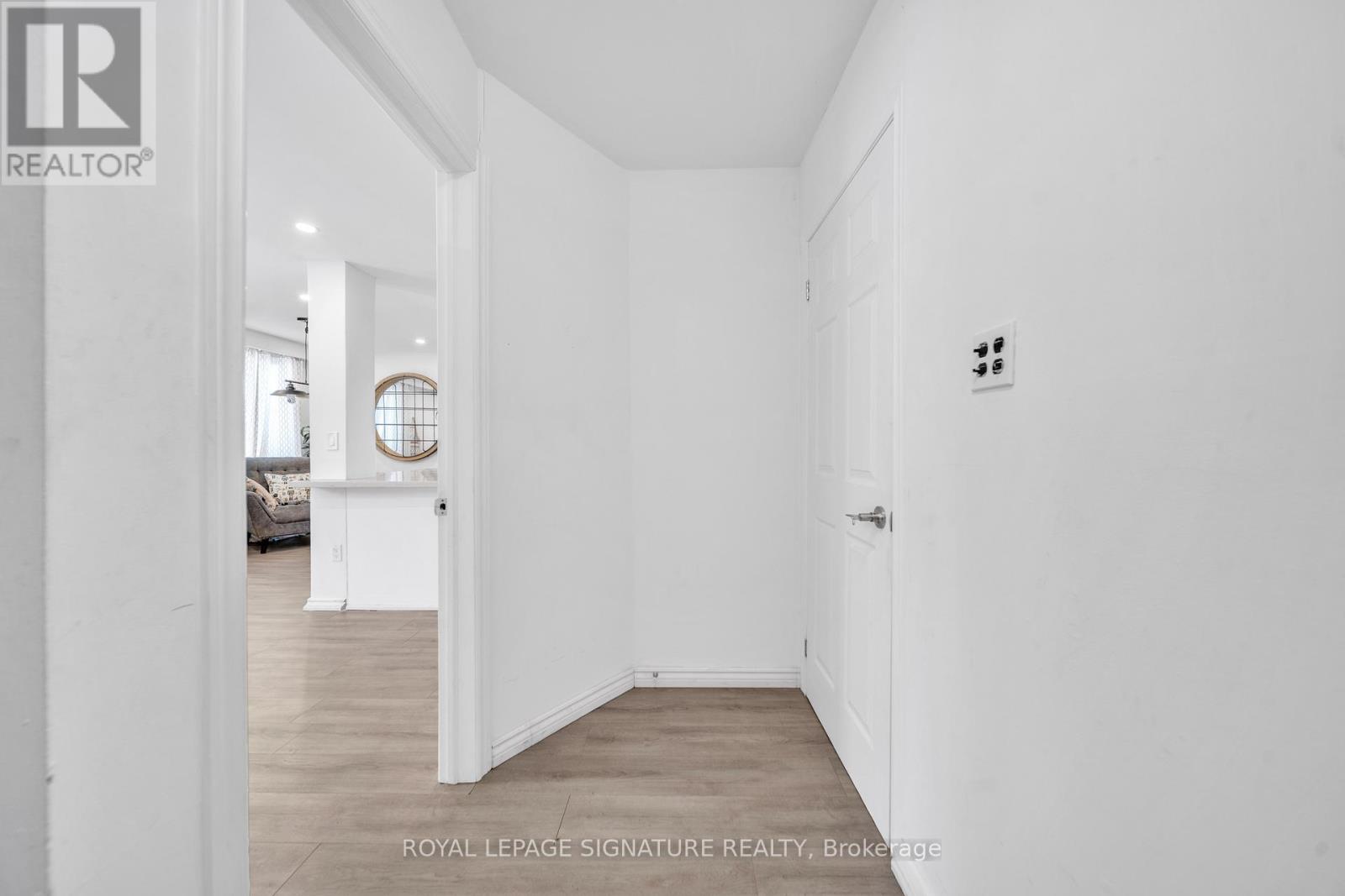 21 HURON COURT - 4