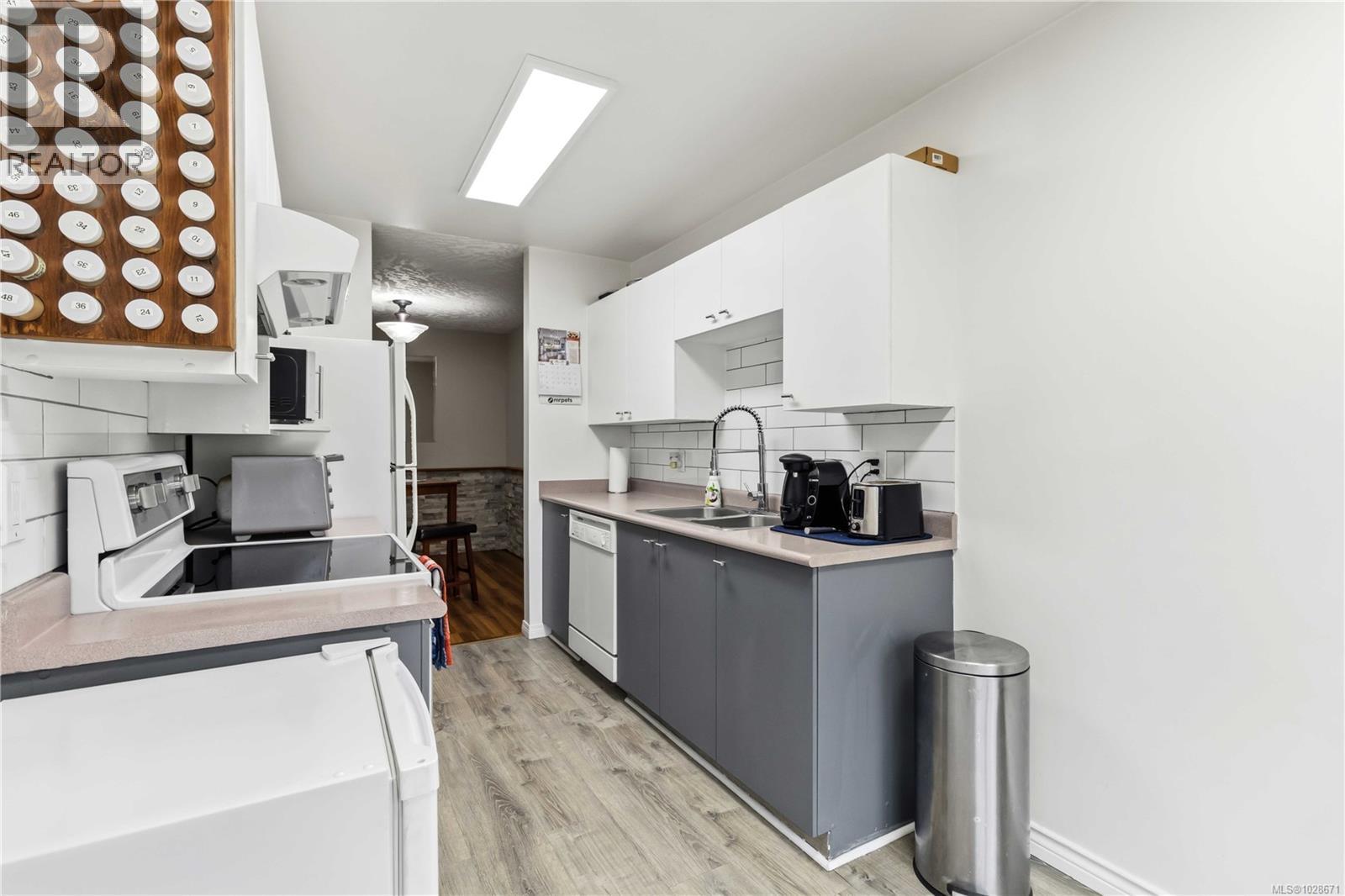 #209 535 MANCHESTER RD - 14