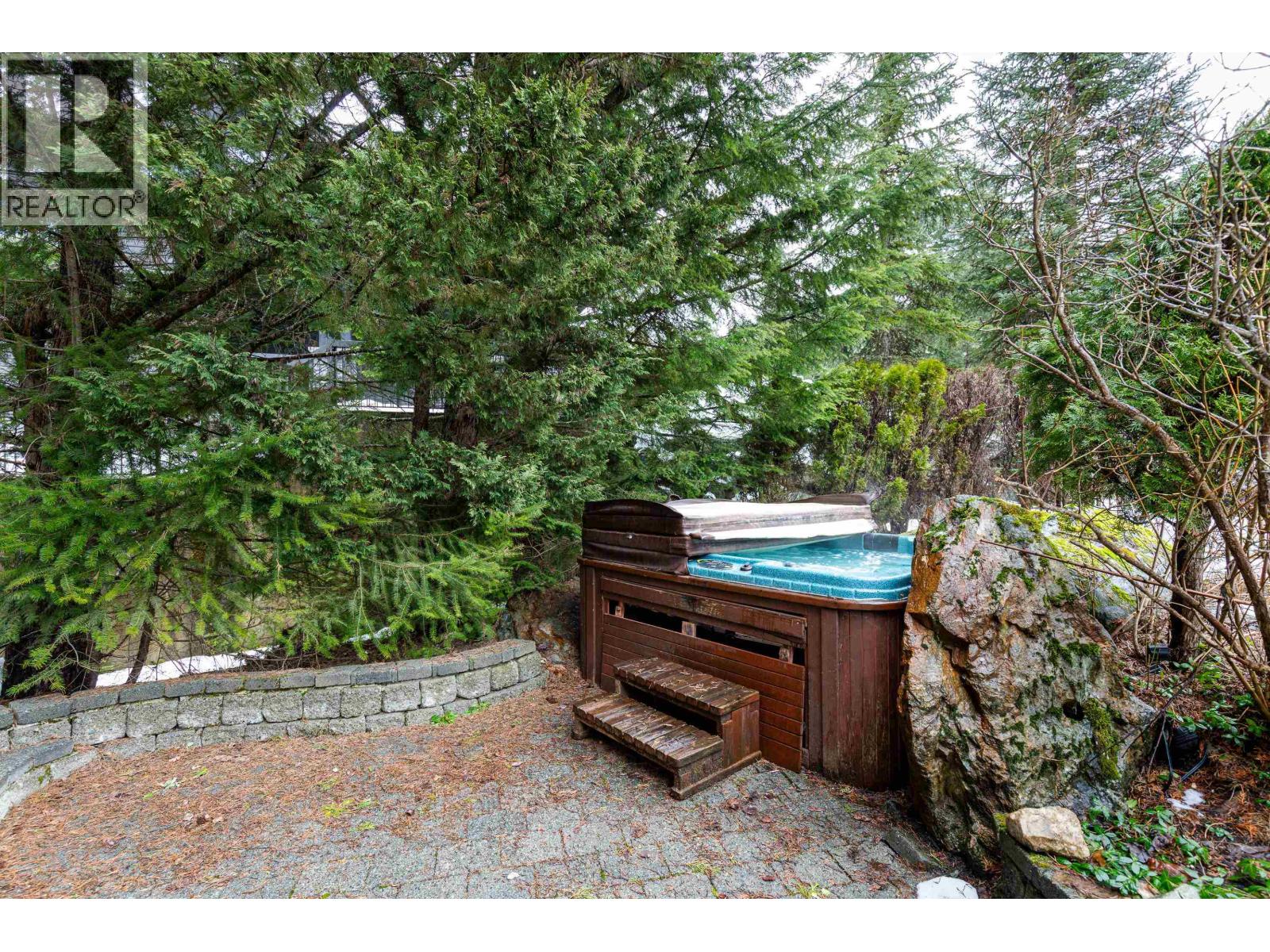 2813 CLIFFTOP LANE, Whistler