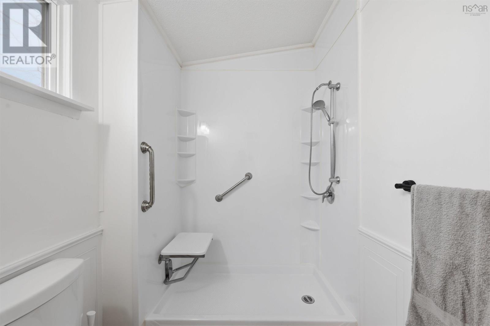 Property 24 of 36 of 18 Juniper Crescent