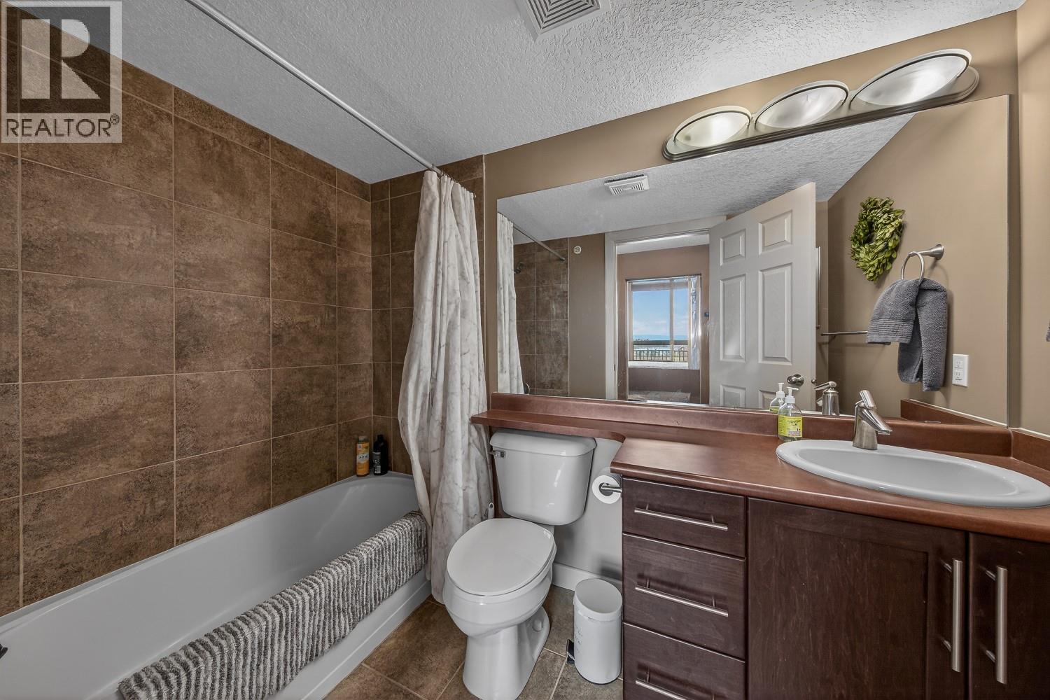 205 Third Avenue Unit# 1406, Invermere