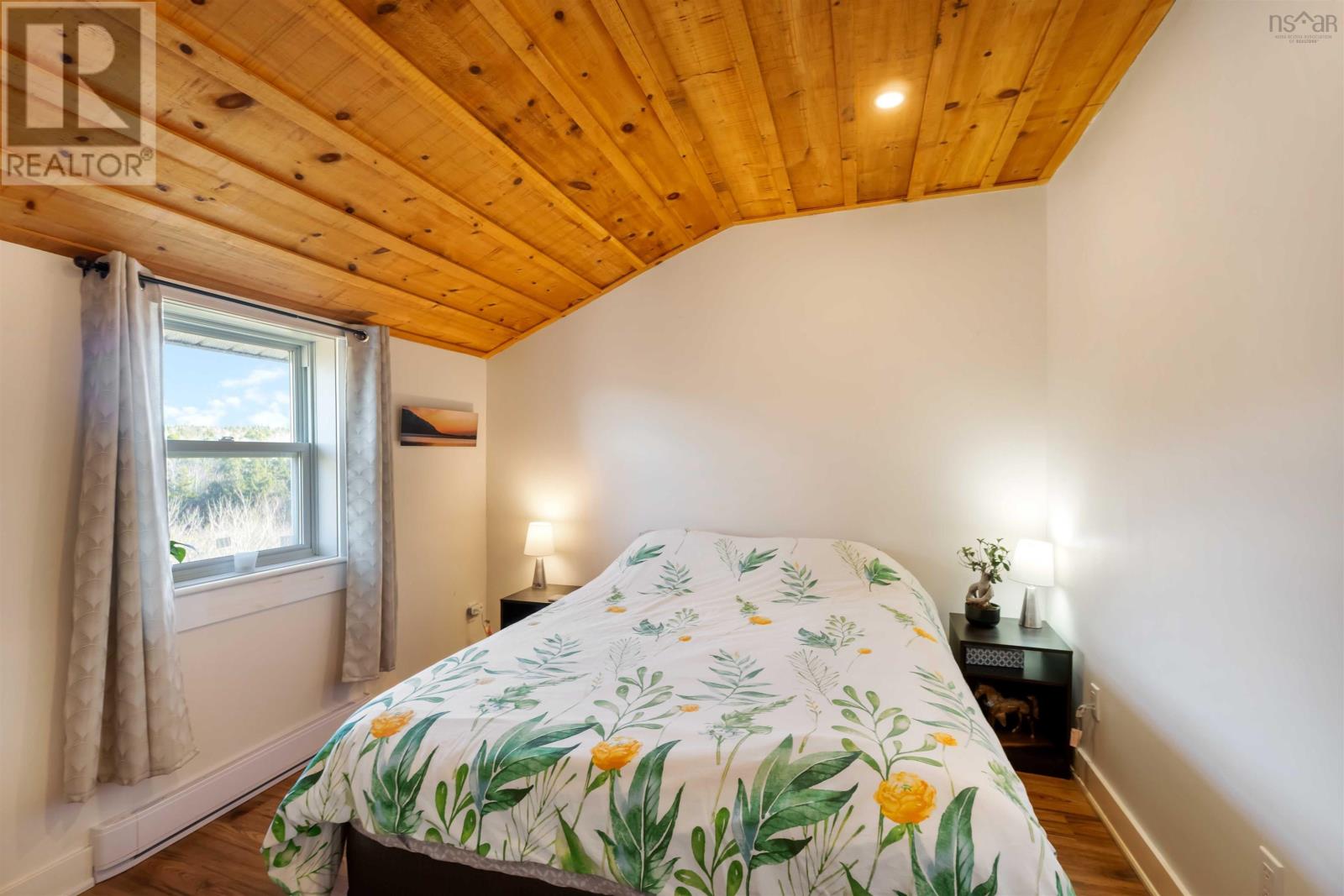 Property 33 of 48 of 1028 Culloden Road