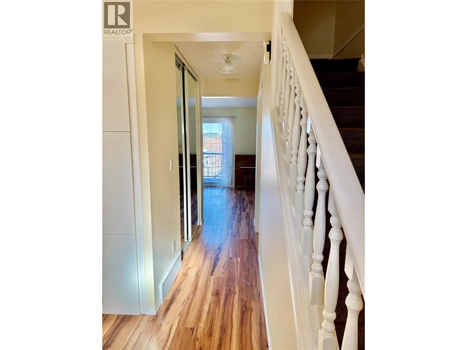 2222 3 Street N, Cranbrook