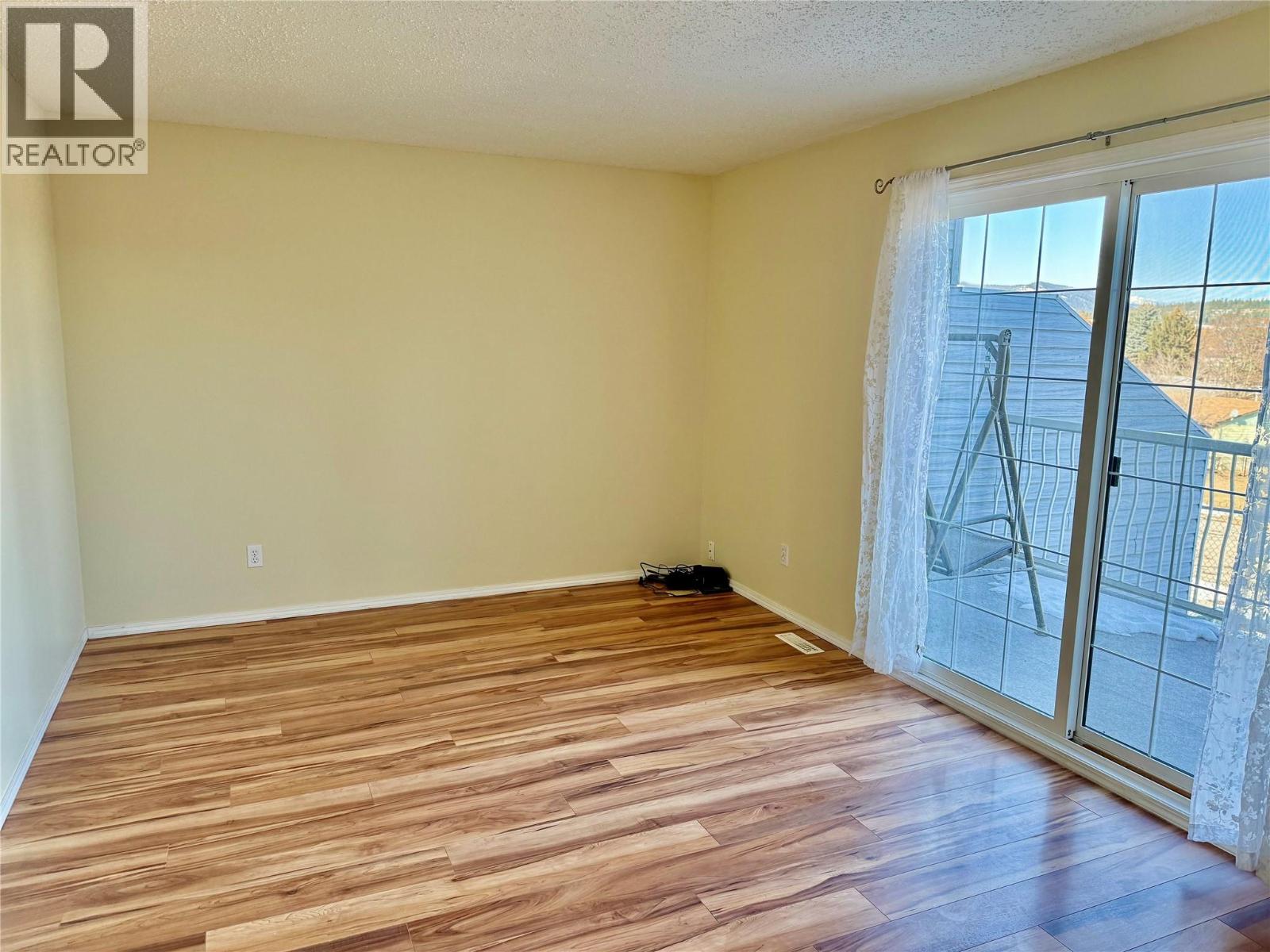 2222 3 Street N, Cranbrook