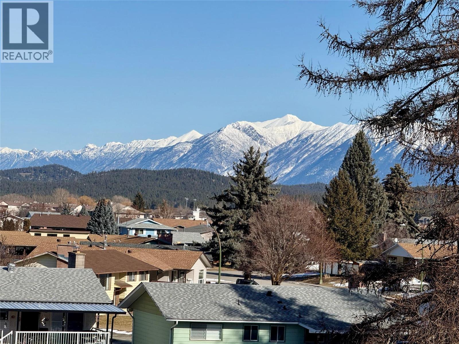 2222 3 Street N, Cranbrook