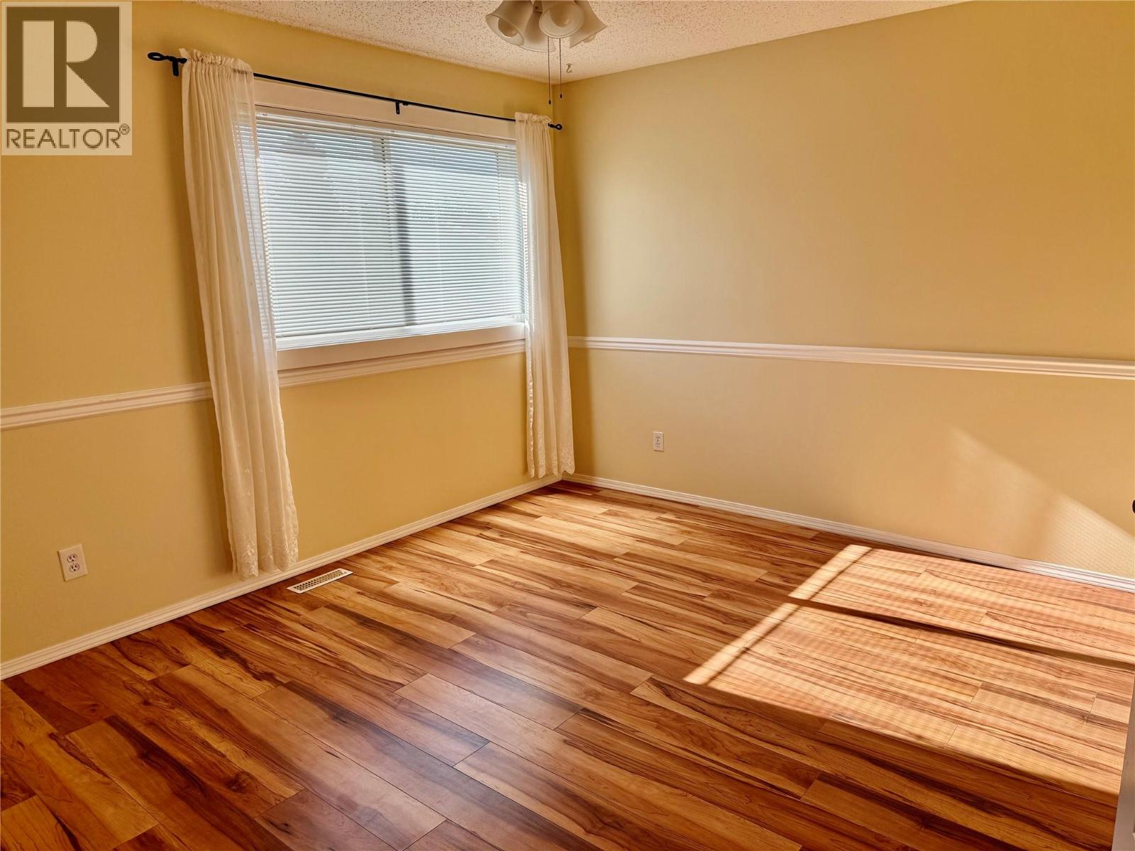 2222 3 Street N, Cranbrook