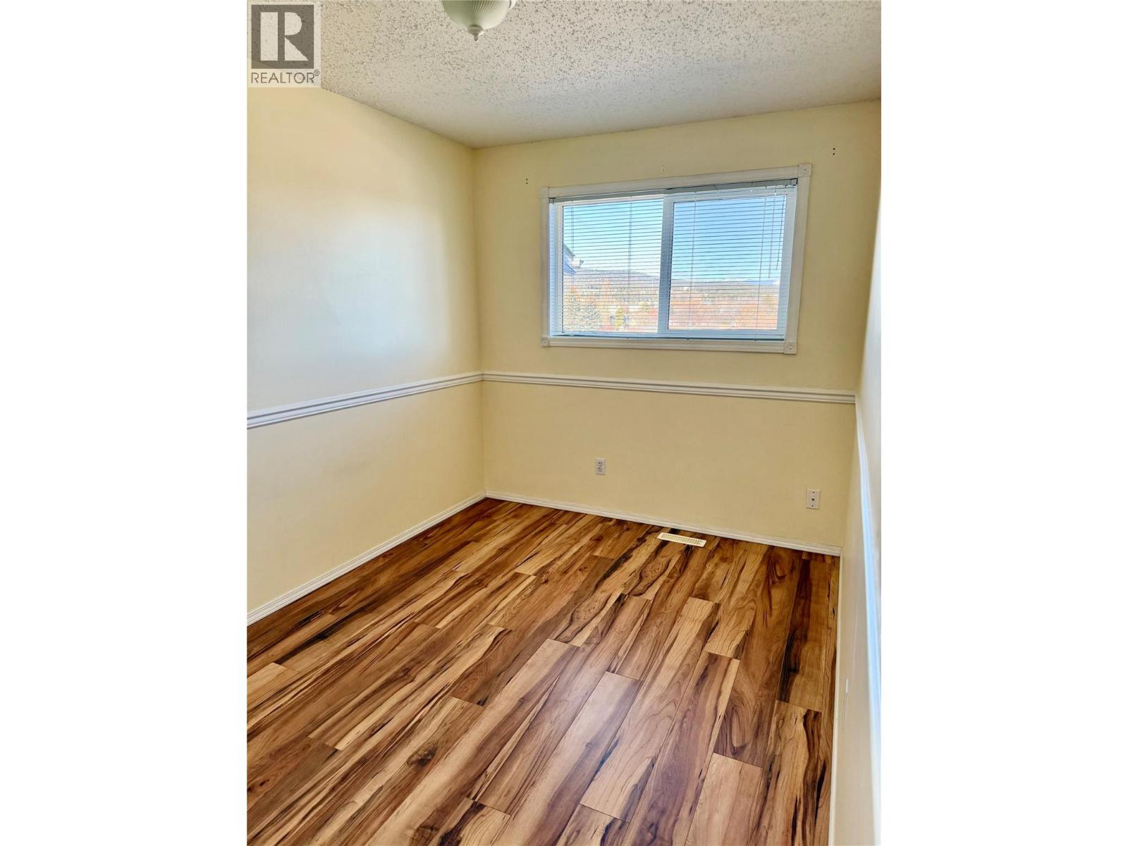 2222 3 Street N, Cranbrook