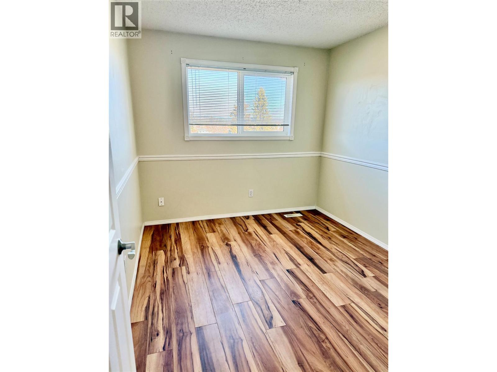 2222 3 Street N, Cranbrook