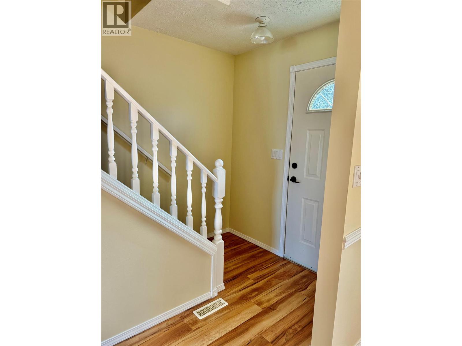 2222 3 Street N, Cranbrook