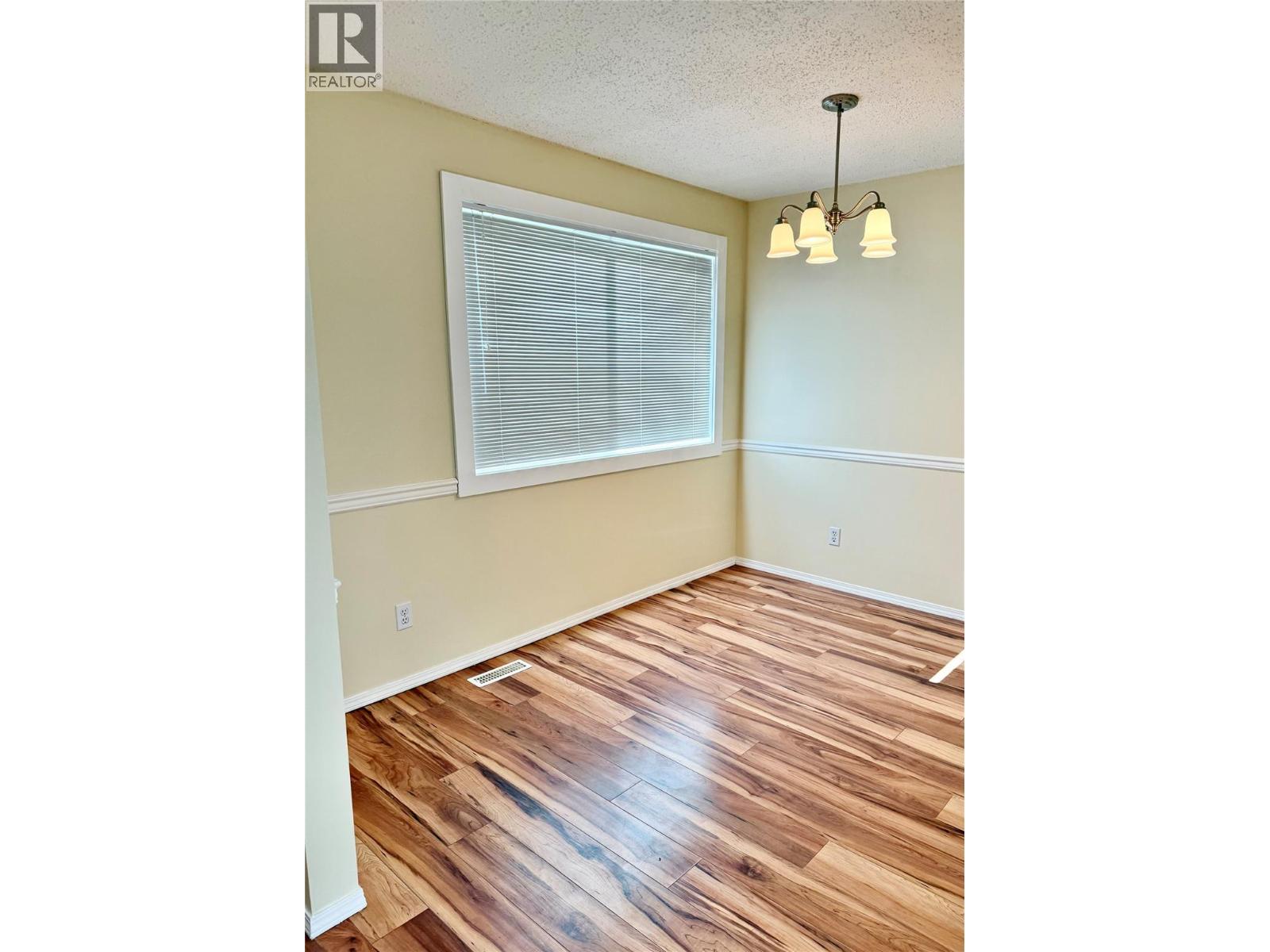 2222 3 Street N, Cranbrook