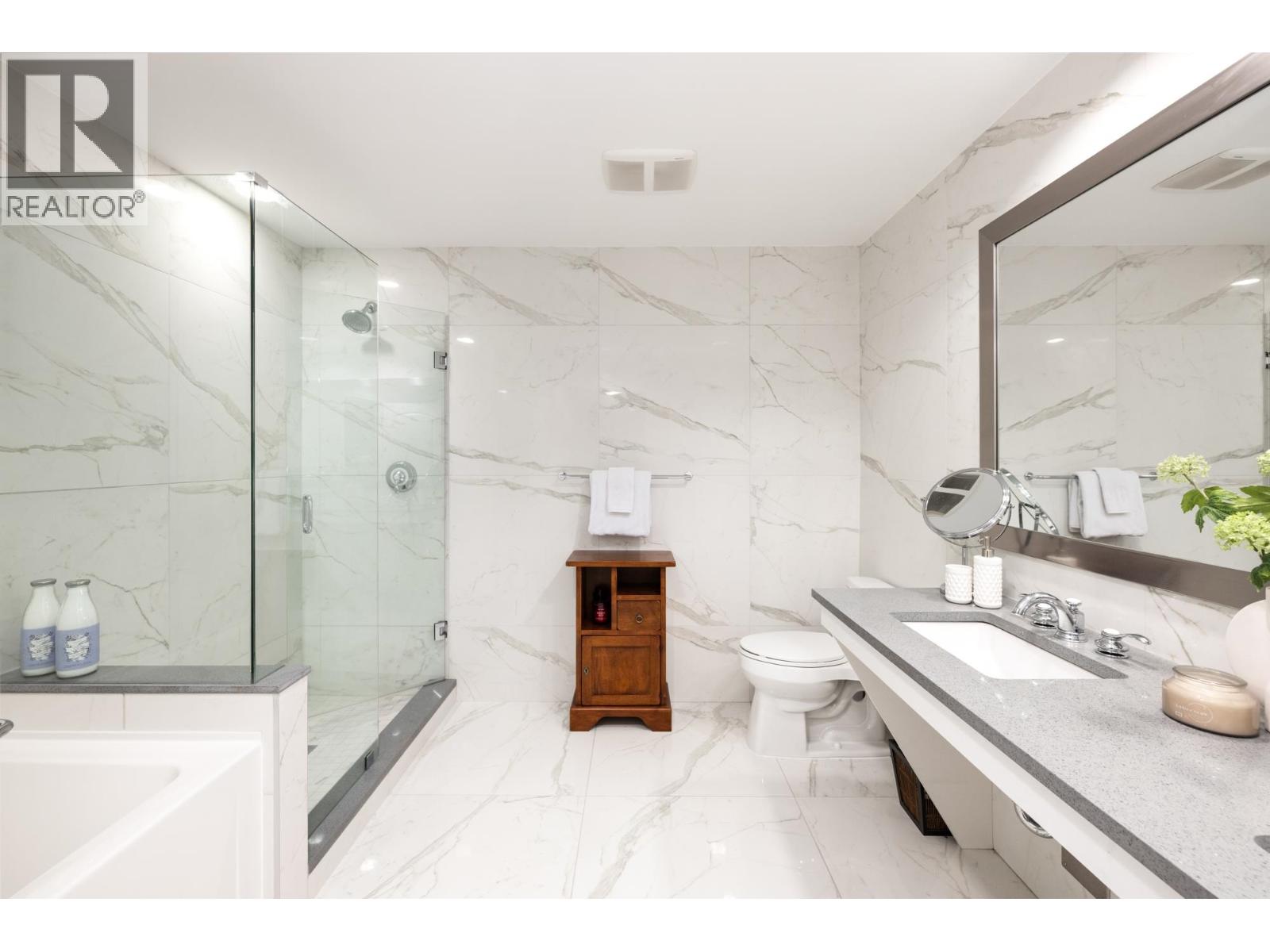 803 199 VICTORY SHIP WAY, North Vancouver