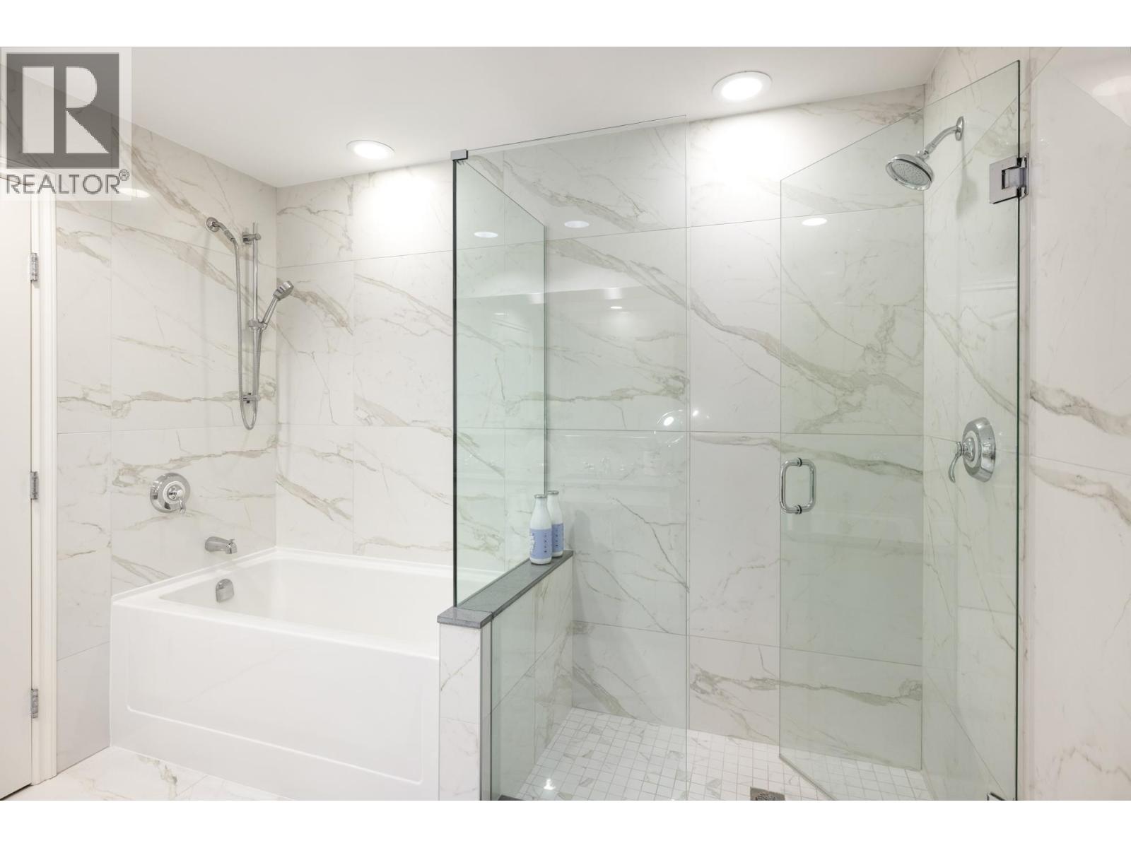 803 199 VICTORY SHIP WAY, North Vancouver