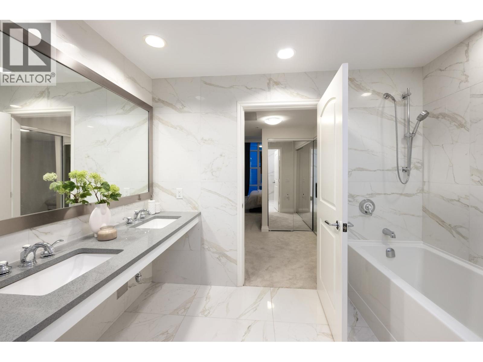 803 199 VICTORY SHIP WAY, North Vancouver