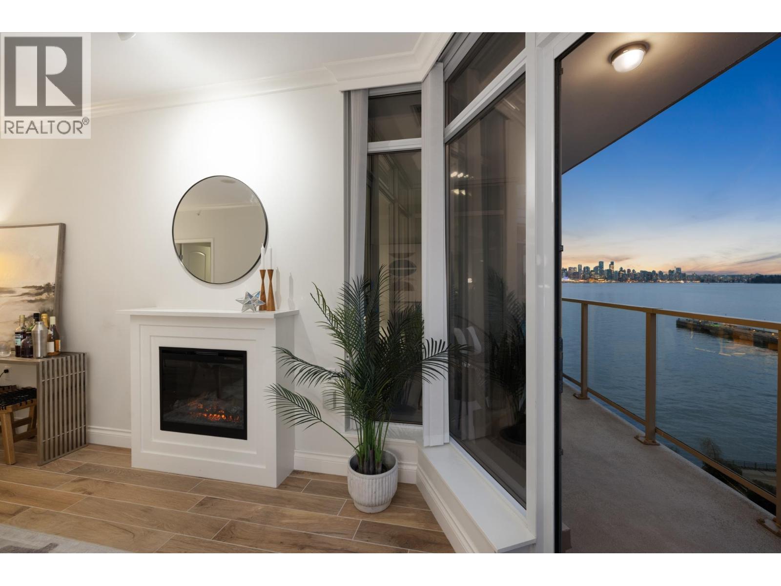 803 199 VICTORY SHIP WAY, North Vancouver