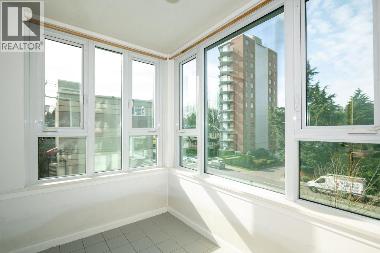 401 1566 W 13 AVENUE, Vancouver