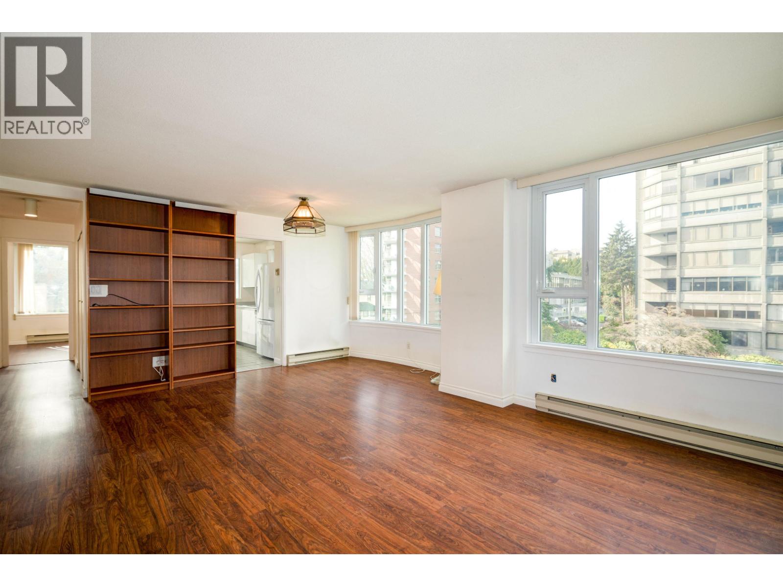 401 1566 W 13 AVENUE, Vancouver