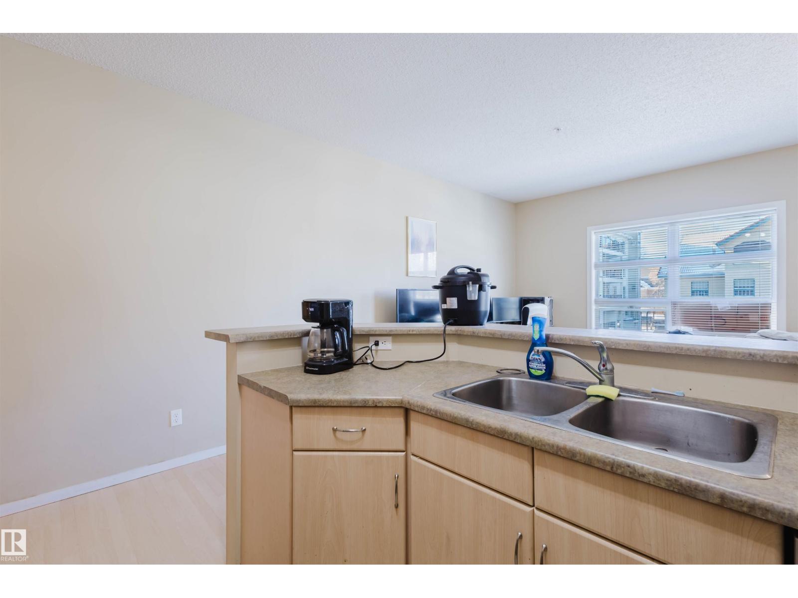 #207 9910 111 ST NW - 9