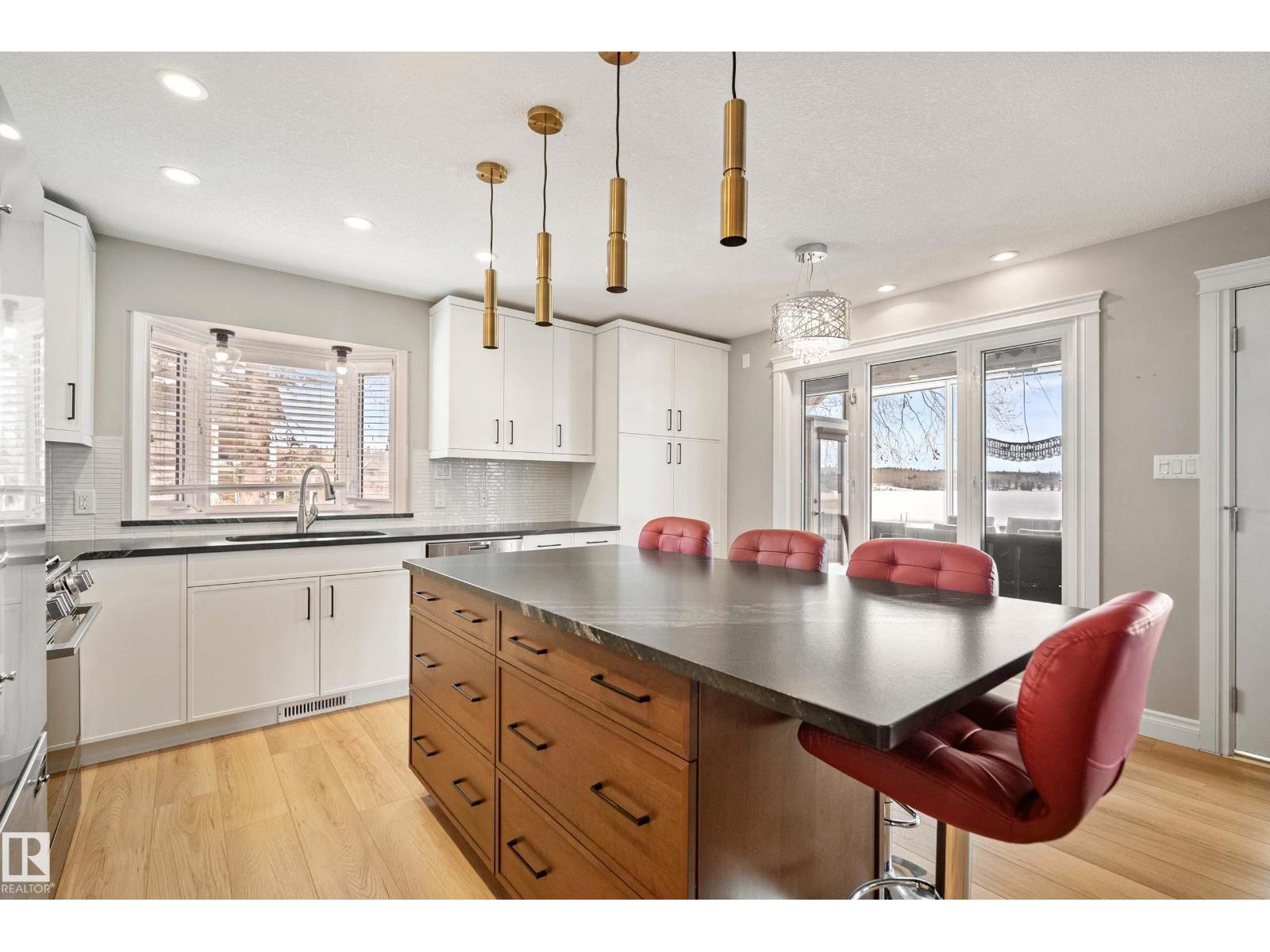 104 BAYVIEW DR, Rural Parkland County