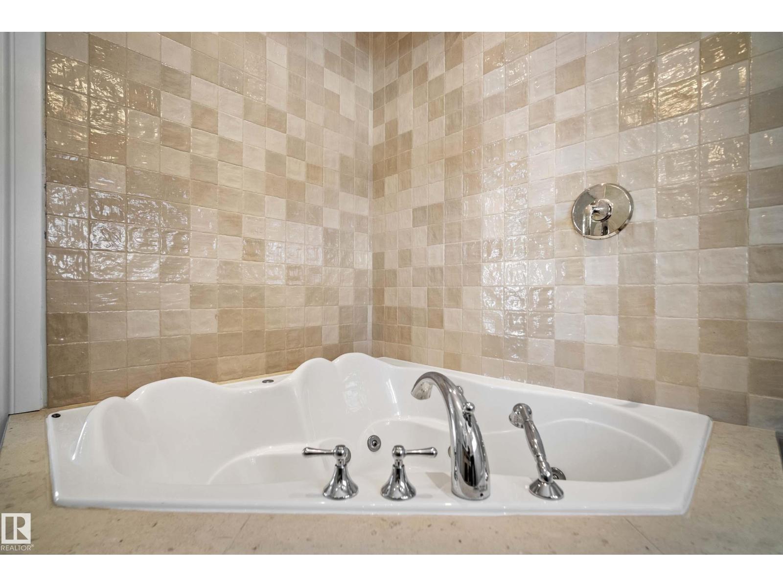 104 BAYVIEW DR, Rural Parkland County