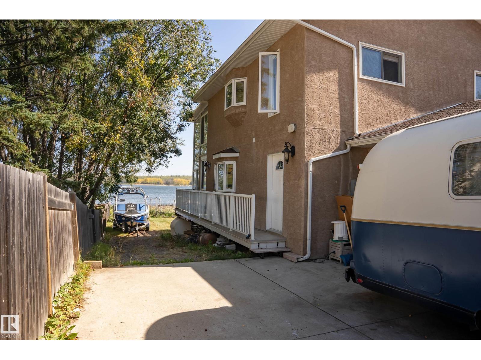 104 BAYVIEW DR, Rural Parkland County